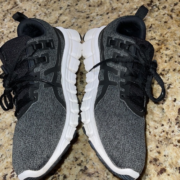 Asics - Picture 3 of 8